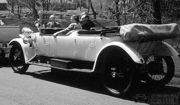 Lanchester Thirty-Eight rear view from 1913