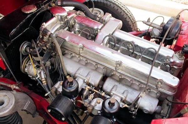 Aston Martin DB2 engine view