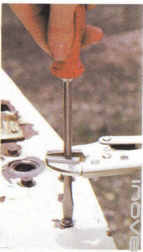 How to For extra grip use mole (vise) type grips