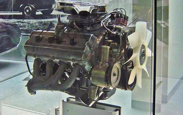 Toyota V8 3v engine