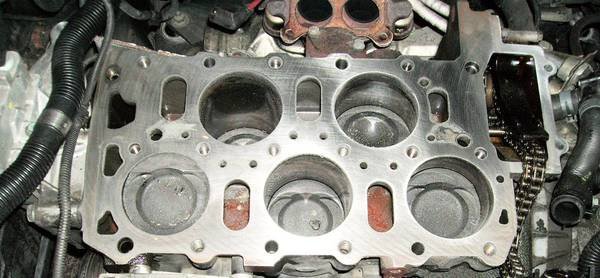 V5 engine block