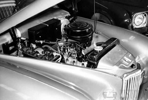 1951 Humber Hawk engine bay