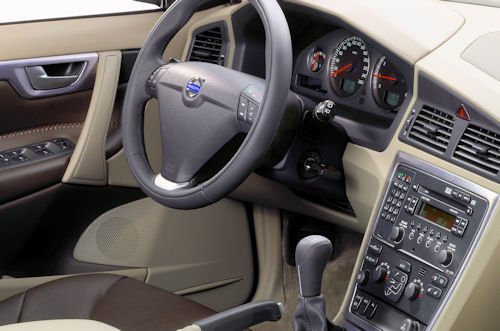 Volvo XC70 1st Gen specifications (2000-2007)