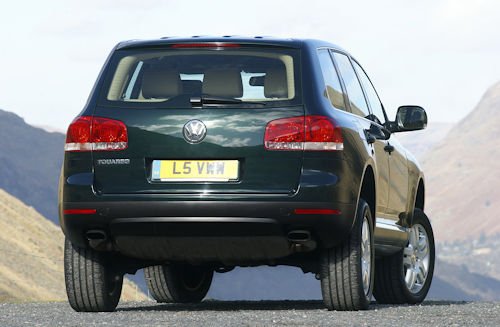 VW Touareg 1st Gen rear view (2002-2010) VW Touareg specifications 1st Gen (2002-2010)