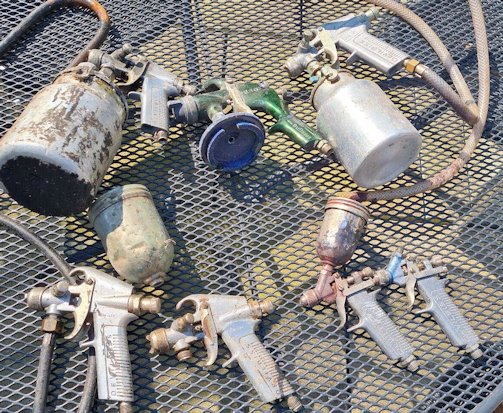 Gravity feed and Suction spray guns