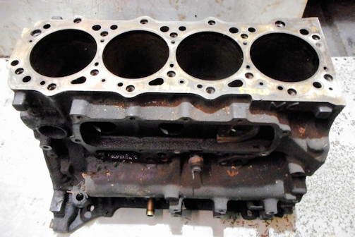 Mitsubishi 4M4 Diesel engine Maintenance