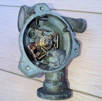 How an carburettor Mechanical automatic choke works