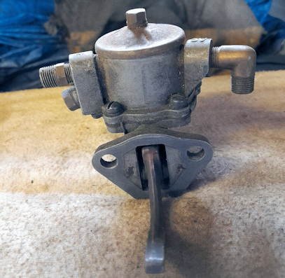 How a mechanical fuel pump works