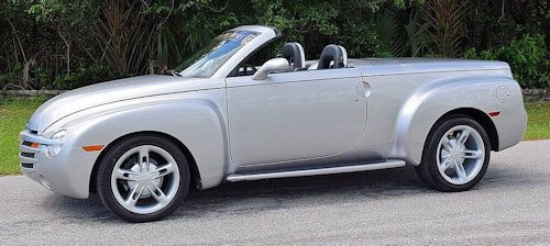 Chevrolet SSR side