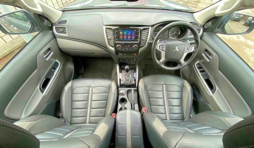 Mitsubishi L200 5th gen interior
