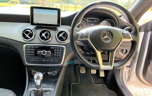Mercedes-Benz CLA 117 inside