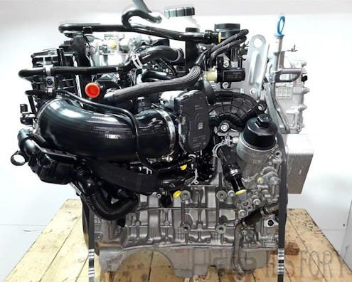 Mercedes Benz 45 AMG petrol engine