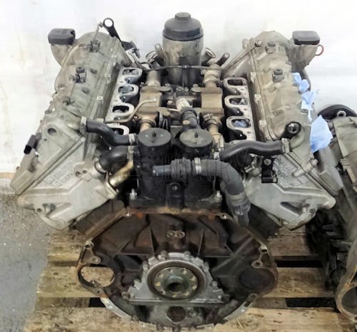 BMW M67 V8 diesel engine view