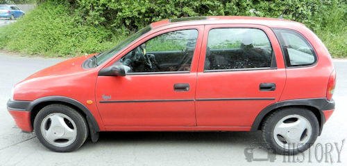 vauxhall corsa mk1 side view