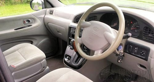 Kia Sedona Carnival First generation dash