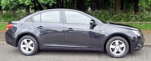 Chevrolet Cruze side view 2009