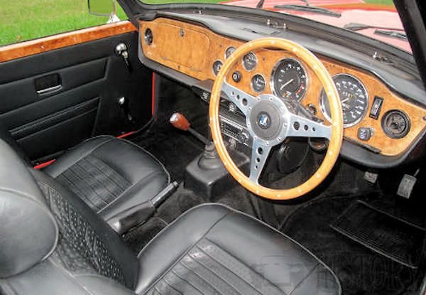 Triumph TR6 interior dash view