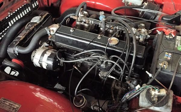 Triumph TR6 engine view