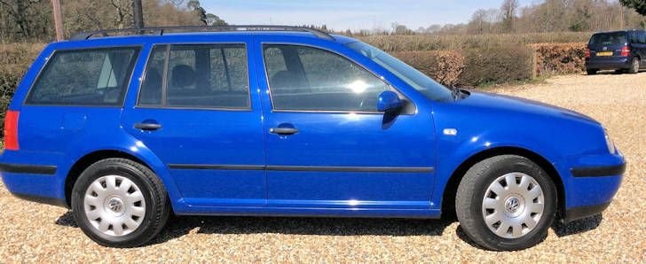 Volkswagen Golf Mk4 estate side view