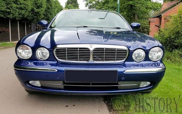 Jaguar XJ X350 xj8 front view