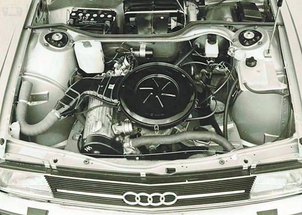 Audi 100 C1 First Generation engine view