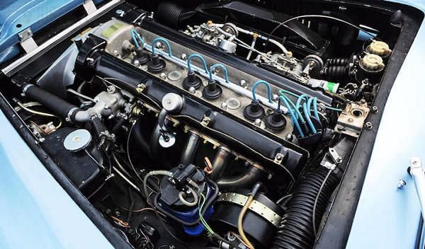 Lagonda Rapide engine view