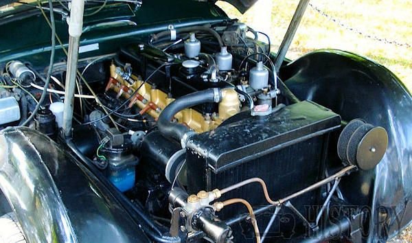 Jensen 541R engine view