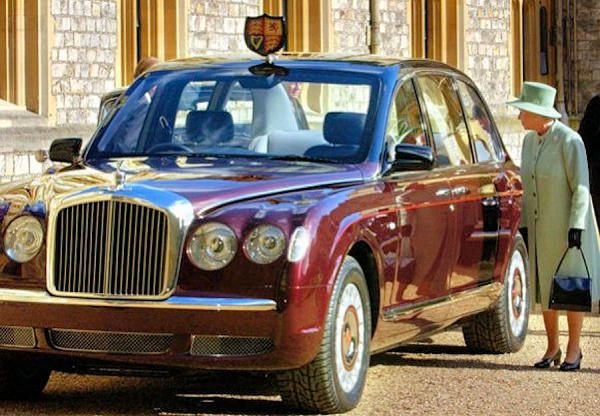 Bentley State Limousine Queen
