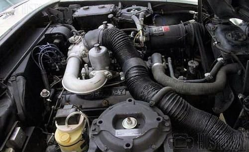 Bentley T-series T1 engine view