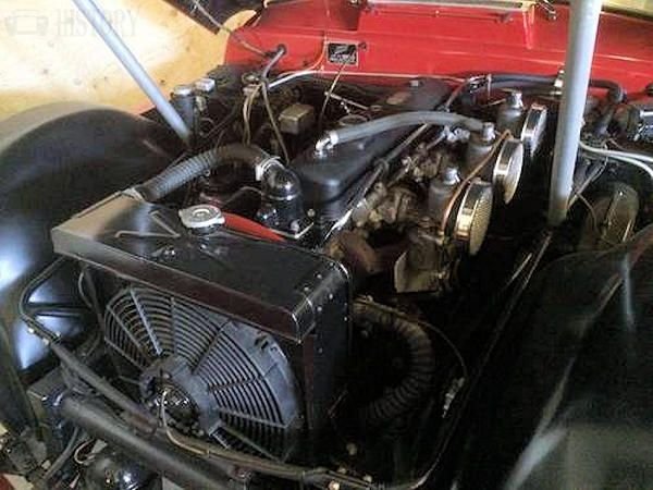 Jensen 541S engine view